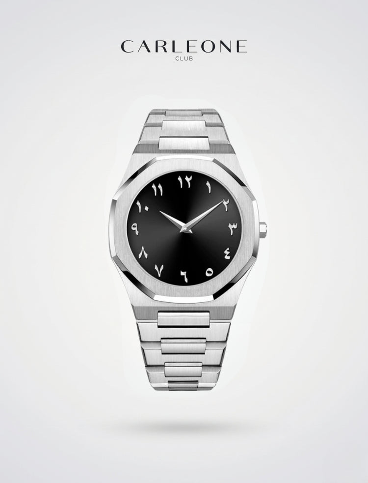 Herrenuhr von Strong Foundation aus silberfarbenem Metall