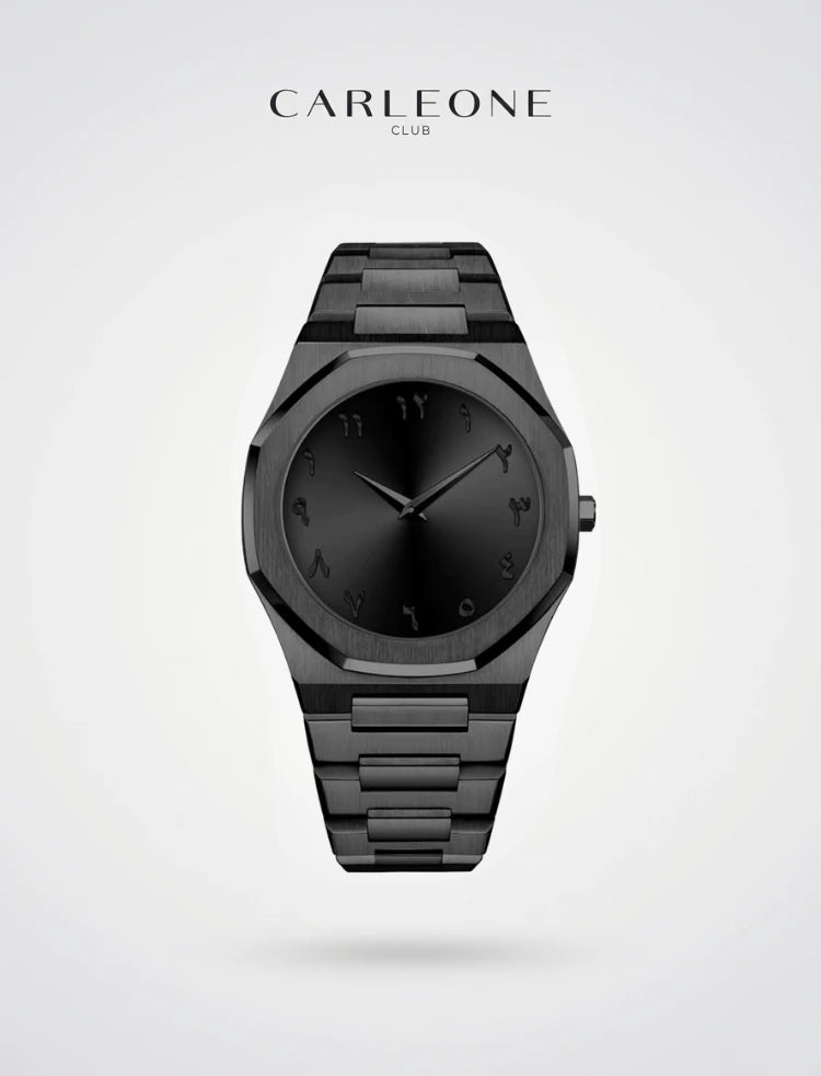 Herrenuhr von Strong Foundation aus silberfarbenem Metall